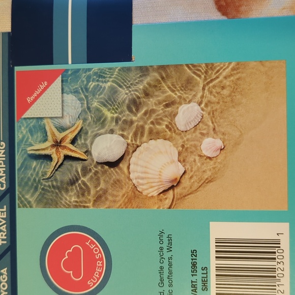 Whitley Willows, Beach Microfiber Towel, Sz 35" x 70", NWT - Picture 3 of 10